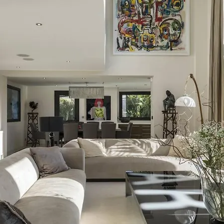 Tripez 5 Bedrooms With Pool Casa vacanze *