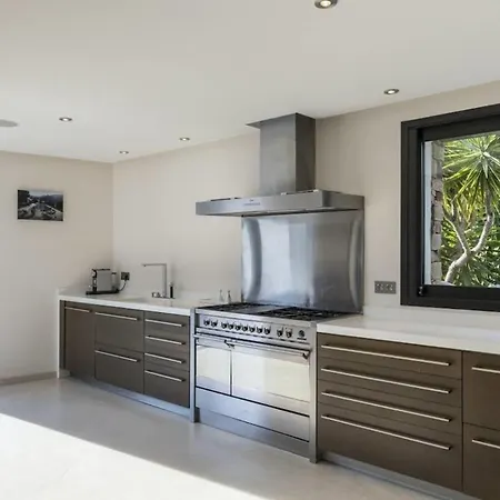 Tripez 5 Bedrooms With Pool Casa vacanze *