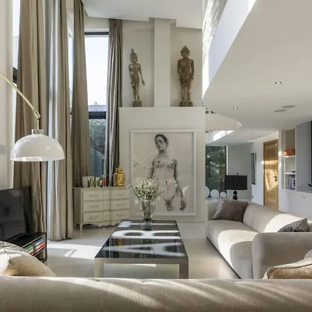 Tripez 5 Bedrooms With Pool Casa vacanze